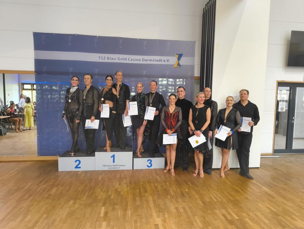 Unsere fleißigen Turnierpaare und Turniertänzerinnen sind auch überregional unterwegs. Am verganenen Wochenende waren sie in Darmstadt beim Südhessenpokal.