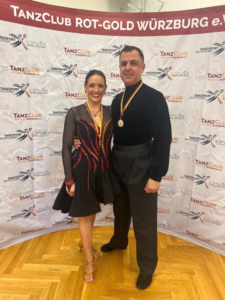 Teilnahme am Finale, toller 4. Platz im Gesamtklassement und sogar noch den Landesmeistertitel im Zehntanz. Wenn das nicht erfolgreich war!