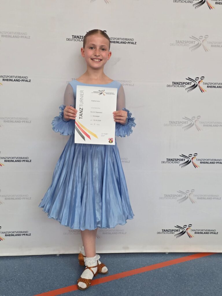 Sophie Kuhn erreichte bei der Solo Challenge Süd am ersten Maiwochenende einen super zweiten Platz in der Startklasse Kinder II C Standard.